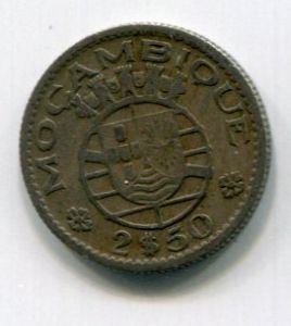 Монета Мозамбик Португальский 2  1/2 эскудо 1954